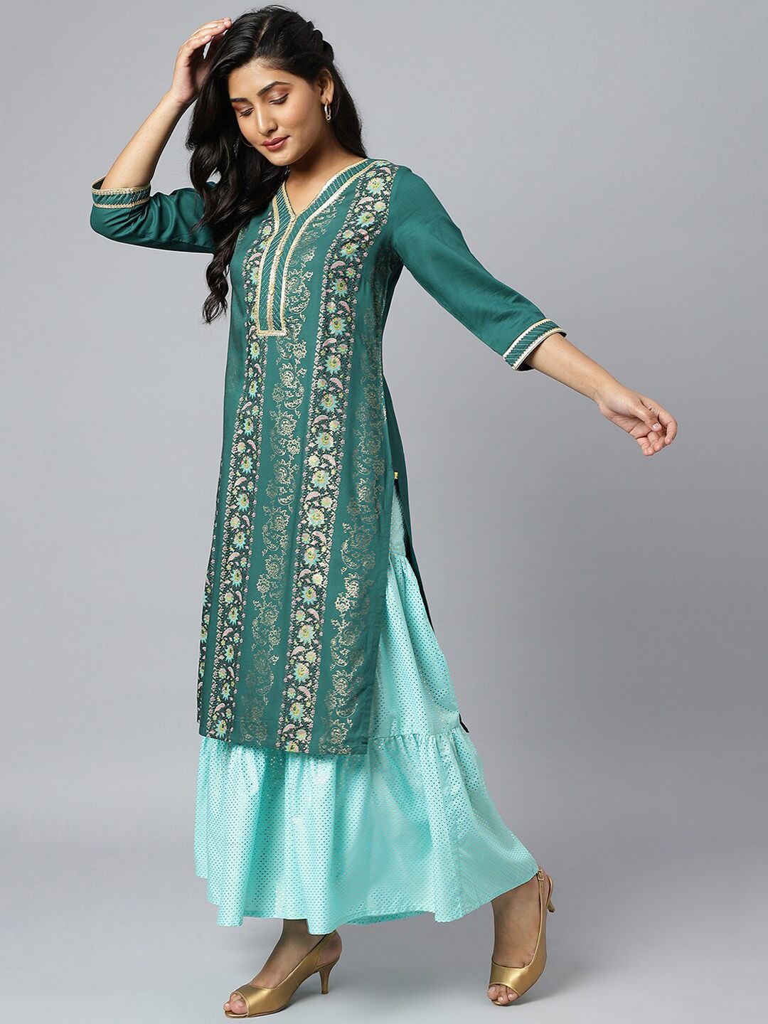 Aurelia Women Green Floral Foil Print Ethnic Liva Kurta