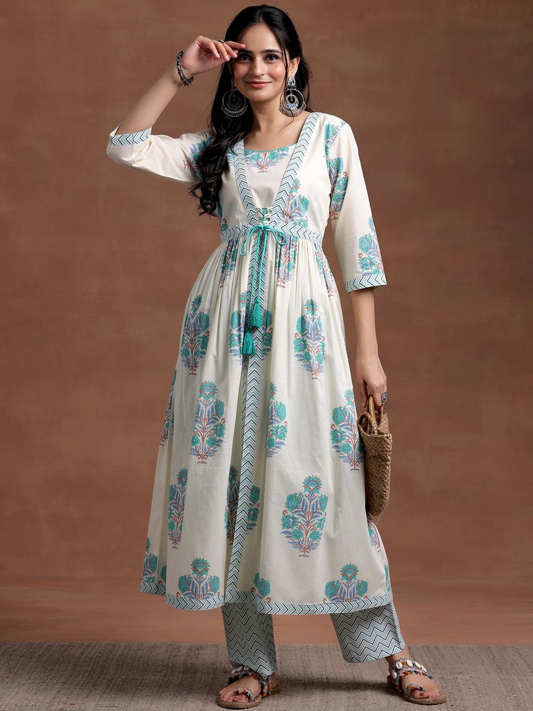 Libas Square Neck Floral Printed Pleated Cotton Pure A Line Kurta Dengan Seluar