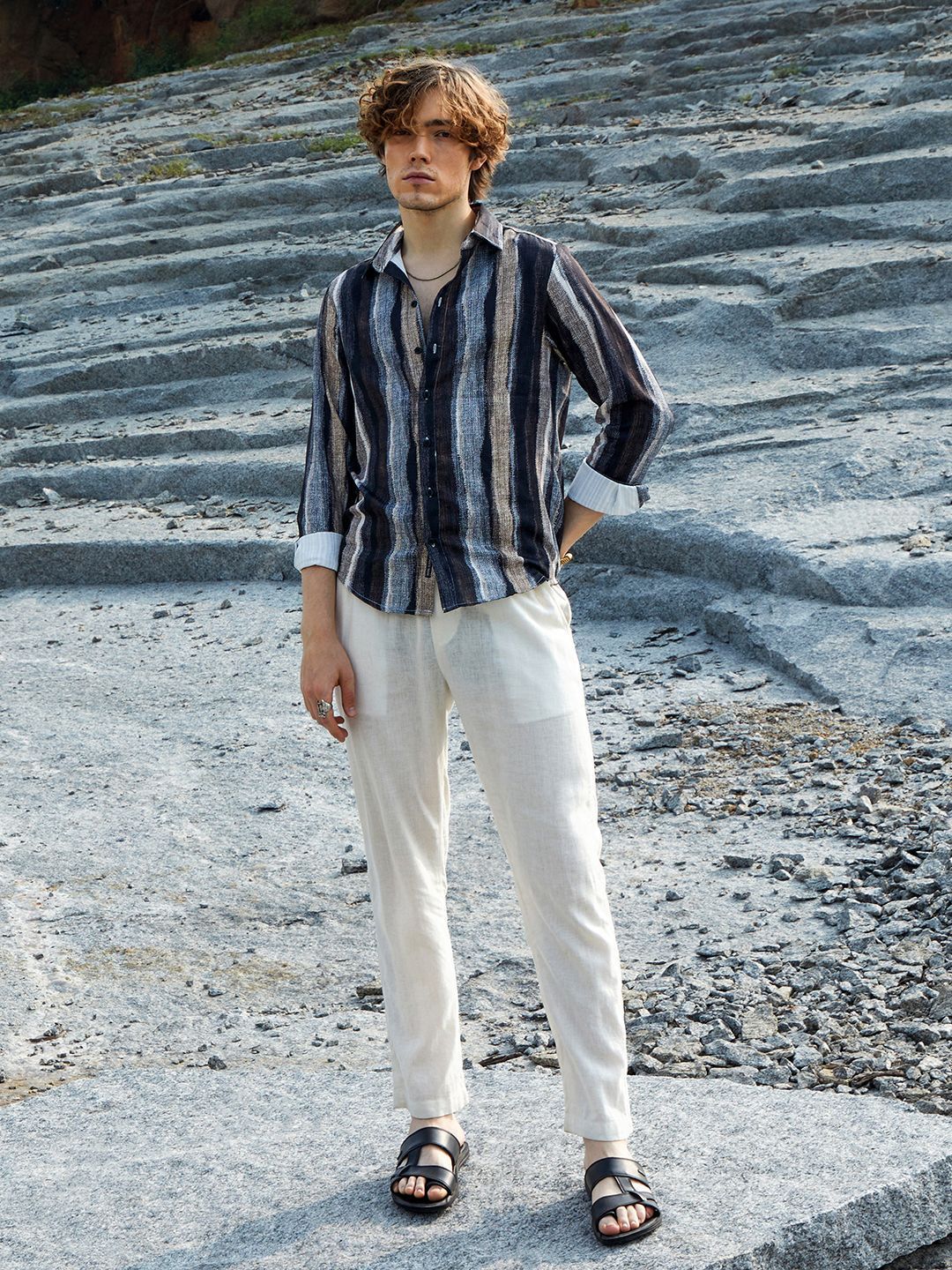 Campus Sutra Men Comfort Striped Casual Shirt