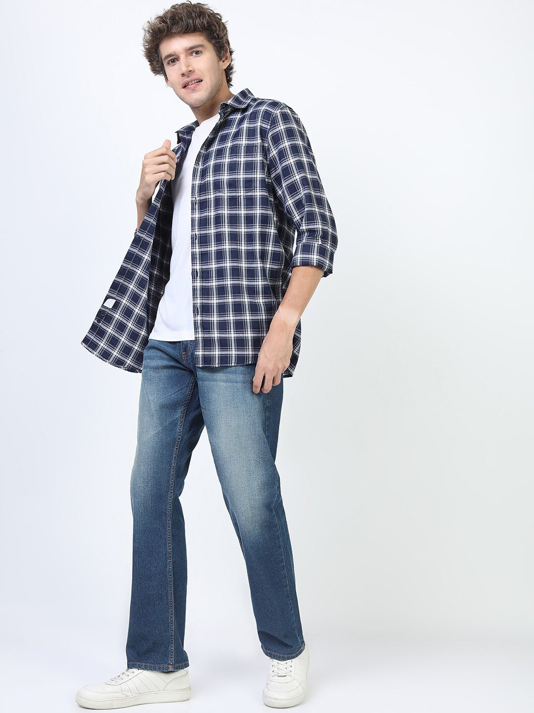 HIGHLANDER Men Blue Straight Fit Light Fade Stretchable Jeans