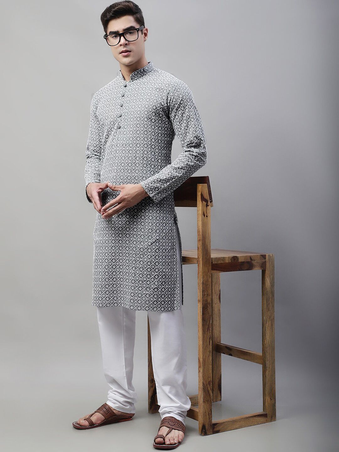 Jompers Embroidered Mandarin Collar Chikankari Kurta