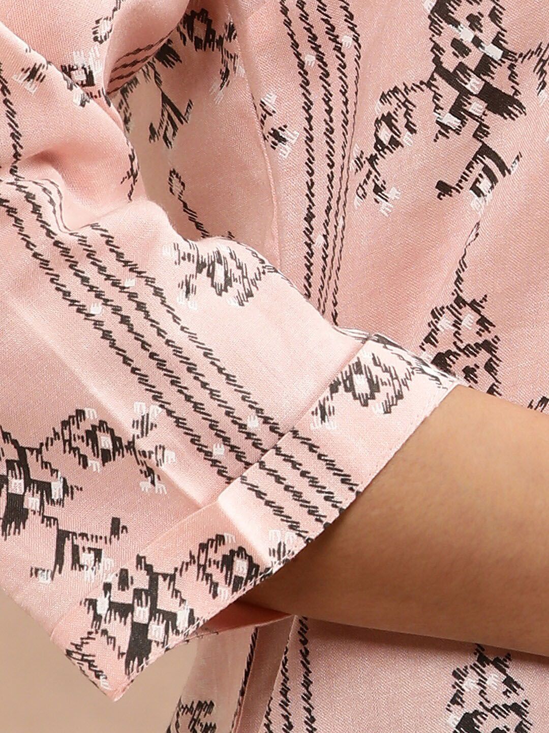 W Floral Printed Mandarin Collar Kurta with Trousers