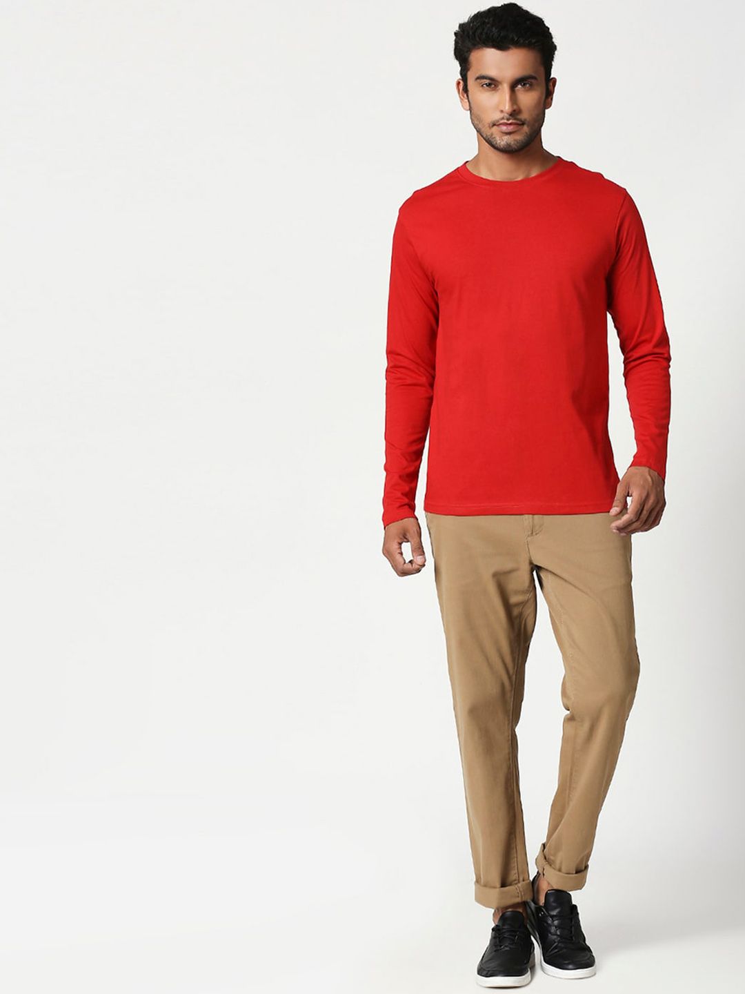 Bewakoof Men Solid Round Neck Pure Cotton T-shirt