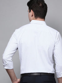 Park Avenue Men Blue Slim Fit Checked Formal Shirt