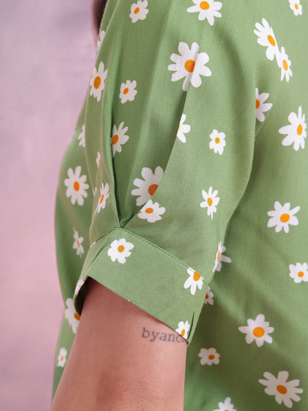 DressBerry Women Floral Printed Casual Shirt