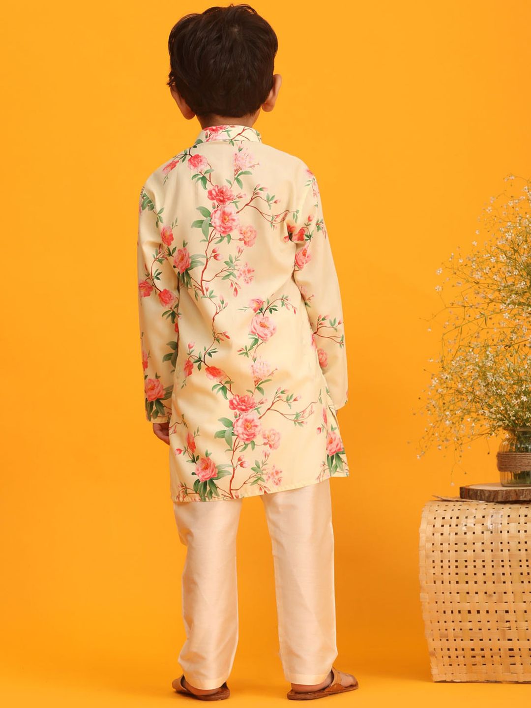 VASTRAMAY Boys Floral Printed Mandarin Collar Kurta With Pyjamas