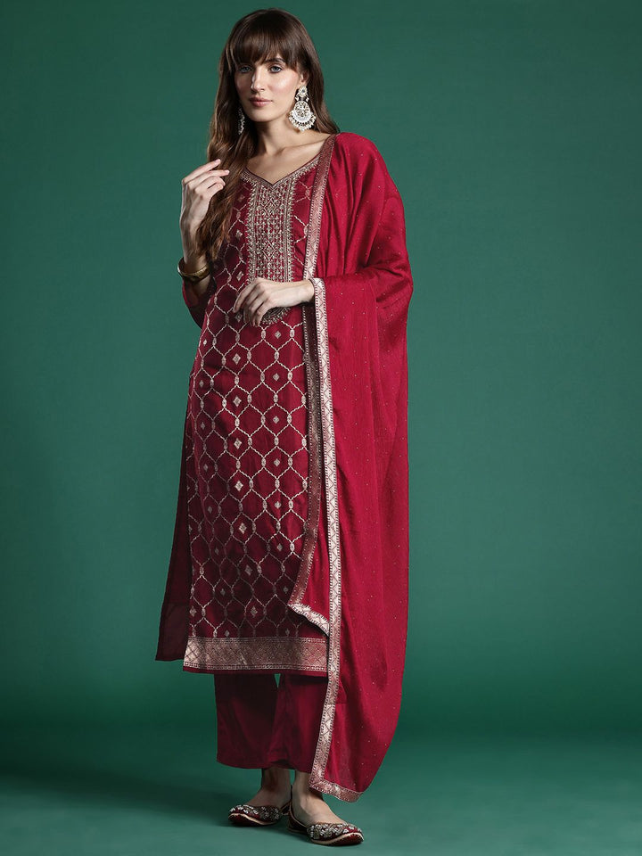 Indo Era Embroidered Jacquard Zari Kurta With Trousers & Dupatta