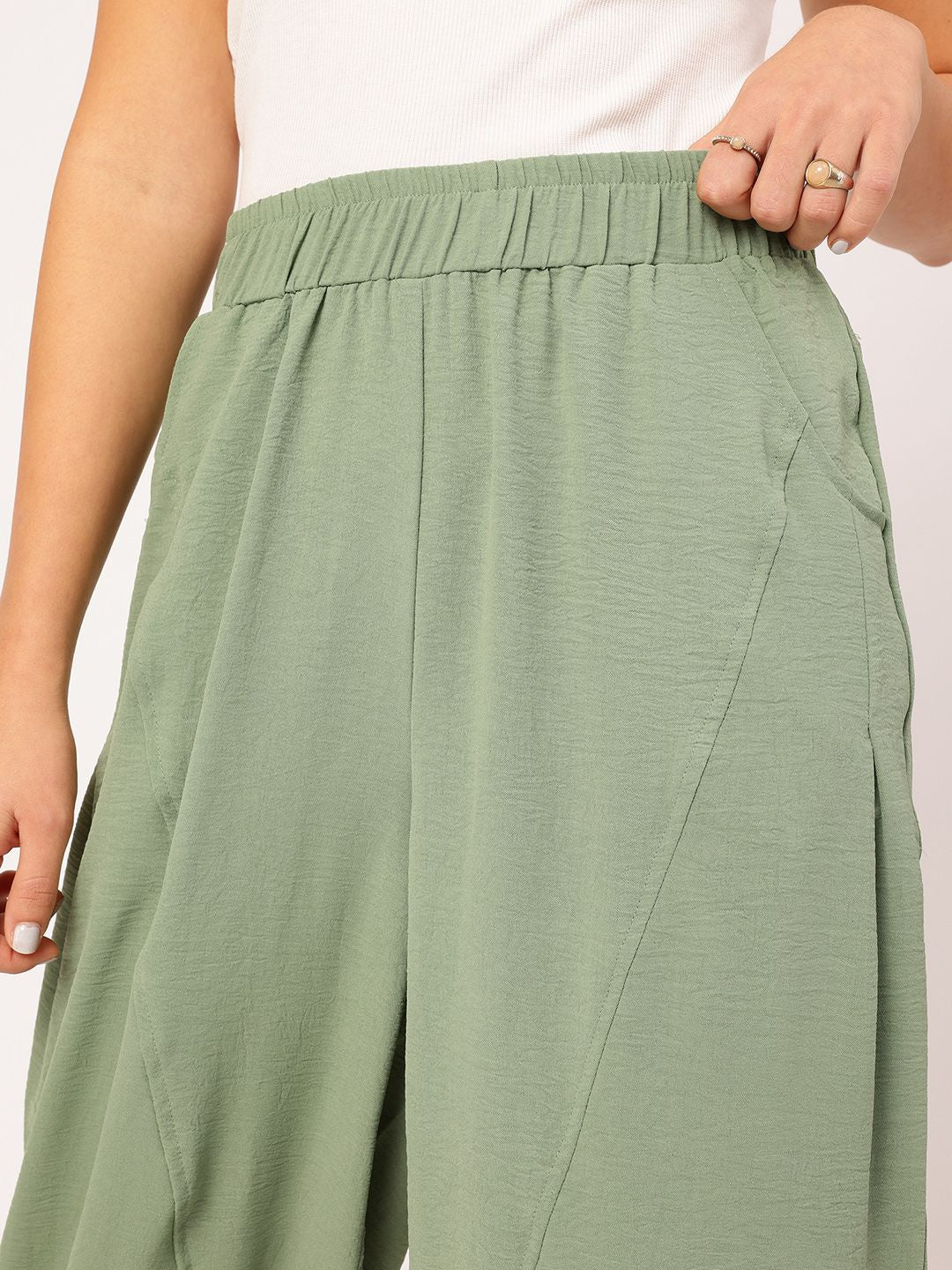 DressBerry Women Sleek & Snug Casual Trousers