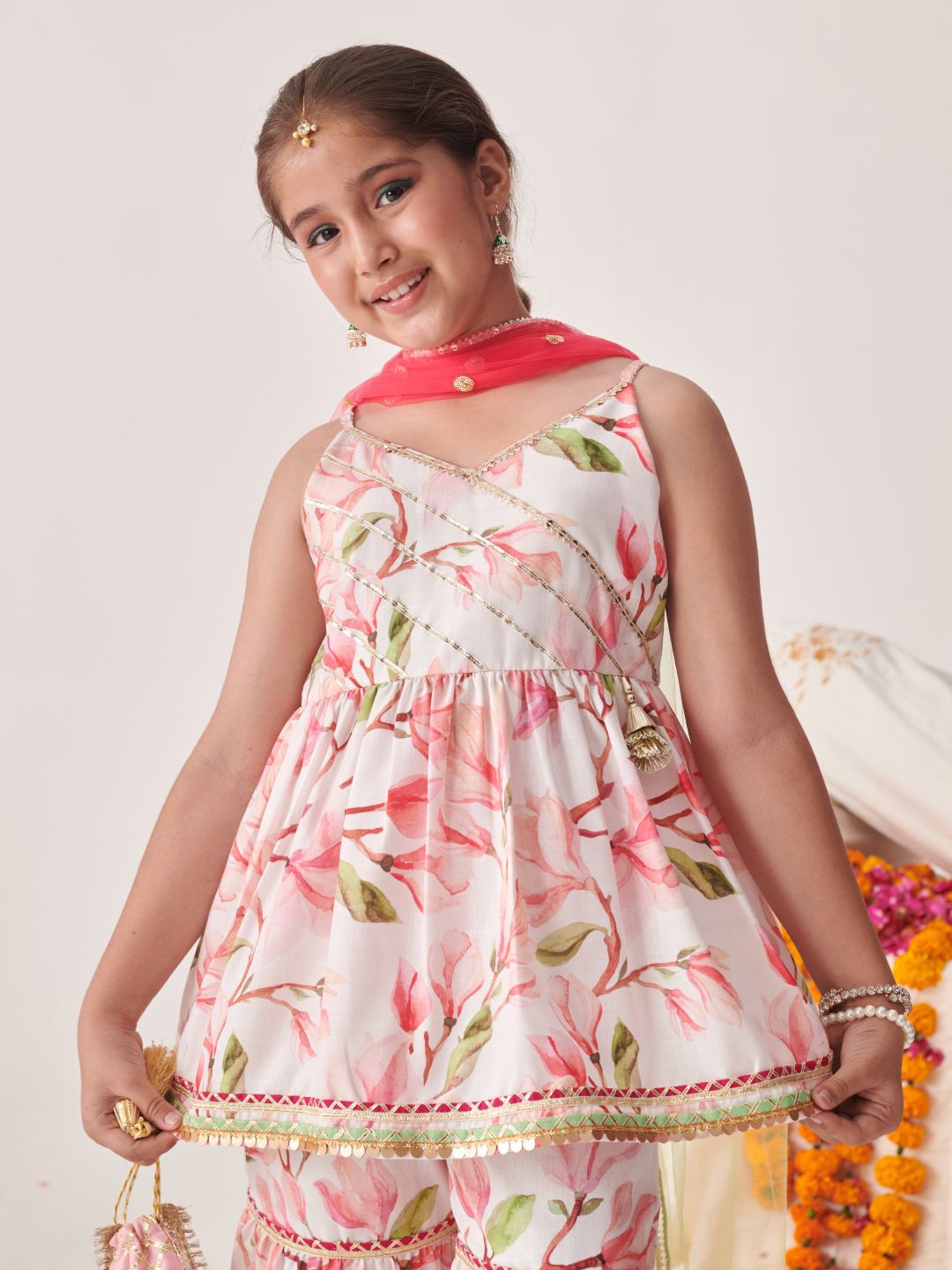 pspeaches Girls Floral Printed Kurti with Sharara & With Dupatta
