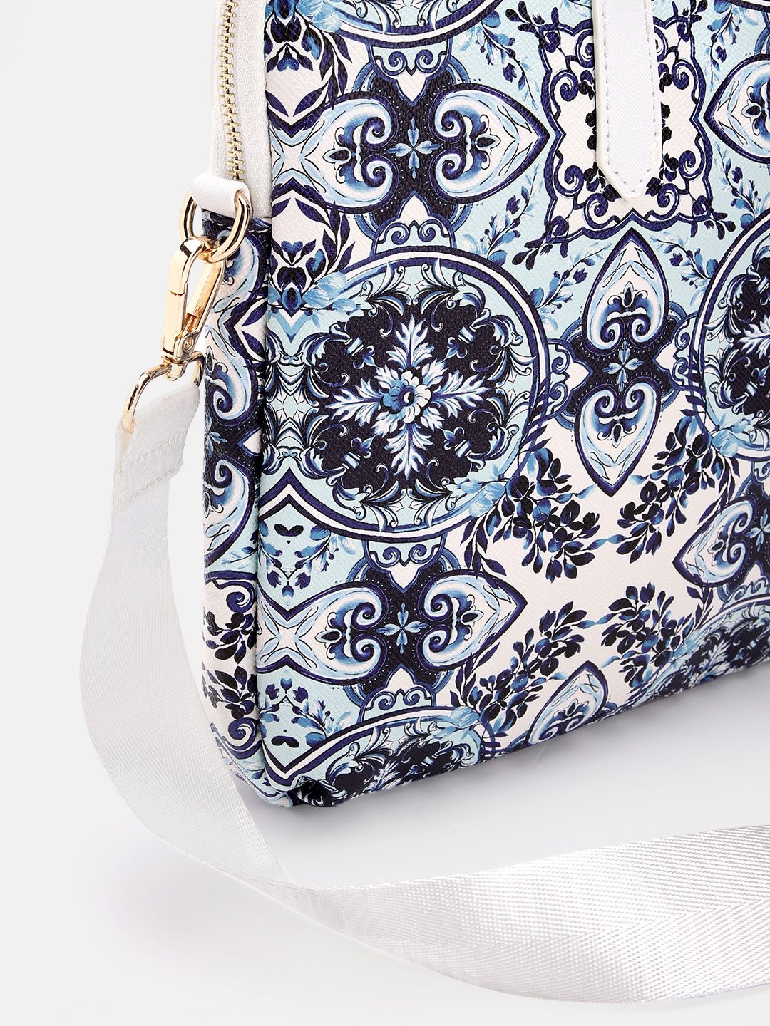 Lino Perros Women Floral Printed Laptop Bag- Upto 16 Inch