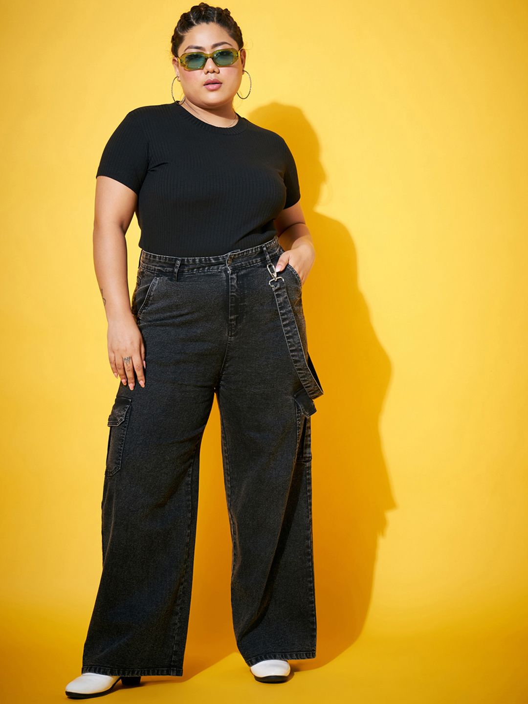 SASSAFRAS Curve Women Mid-Rise Comfort Straight Fit Stretchable Jeans