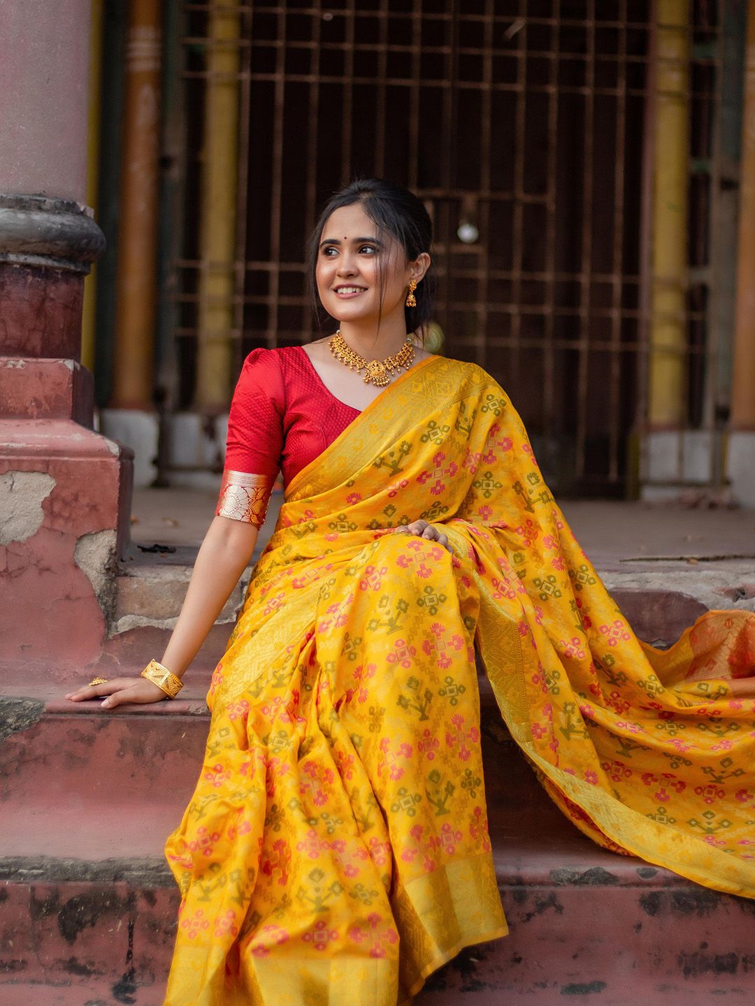 KALINI Woven Design Zari  Kanjeevaram Silk Blend Saree