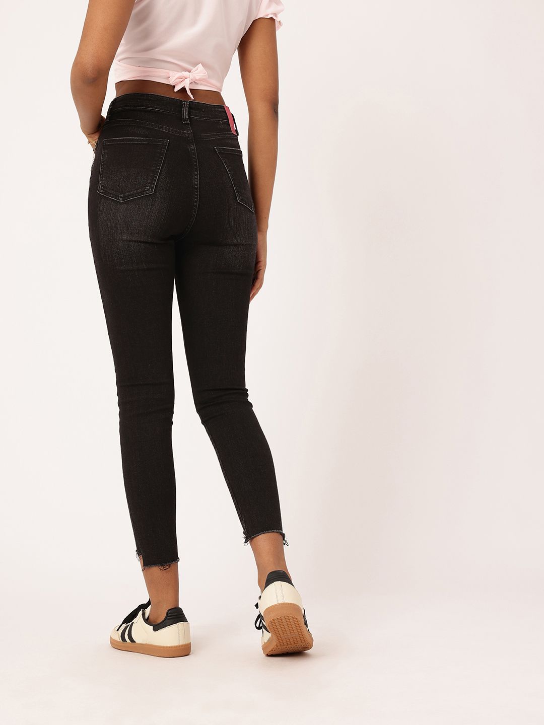 DressBerry Women Grunge Touch Skinny Fit Mildly Distressed Light Fade Frayed Cropped Jeans