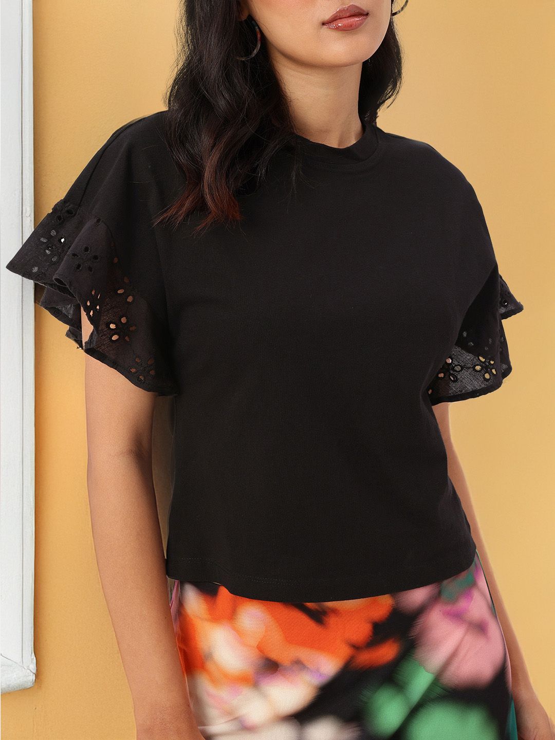 DressBerry Schiffli Show Extended Sleeve Top