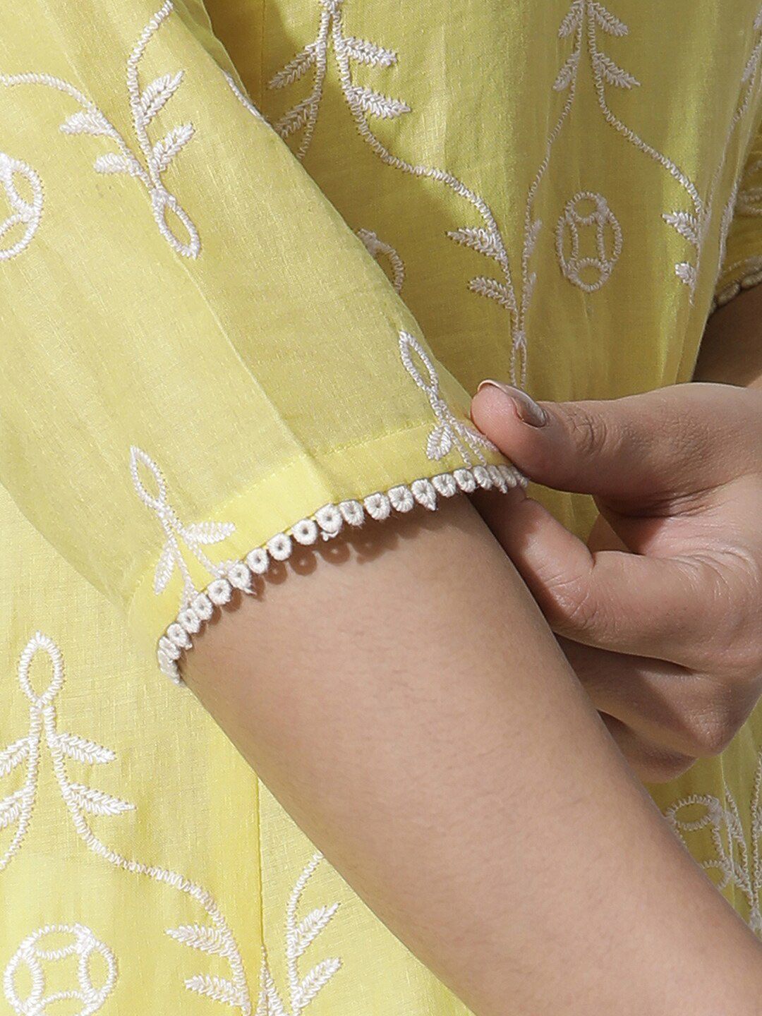 W Floral Embroidered V-Neck Thread Work Cotton A-Line Kurta