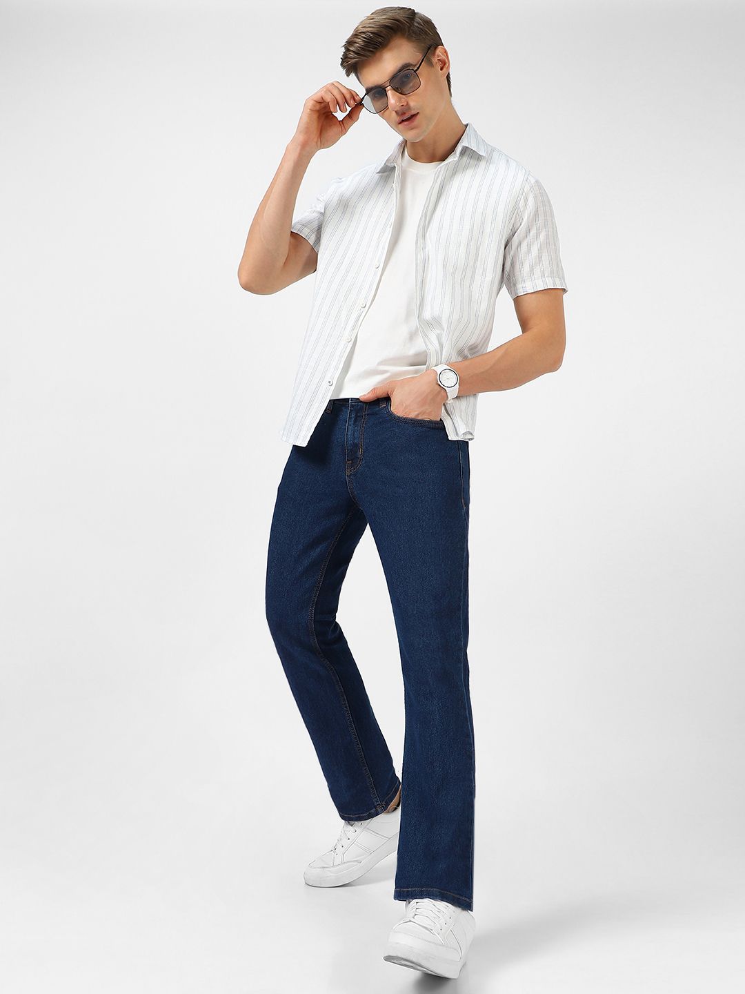 Urbano Fashion Men Mid Rise Light Fade Stretchable Bootcut Jeans