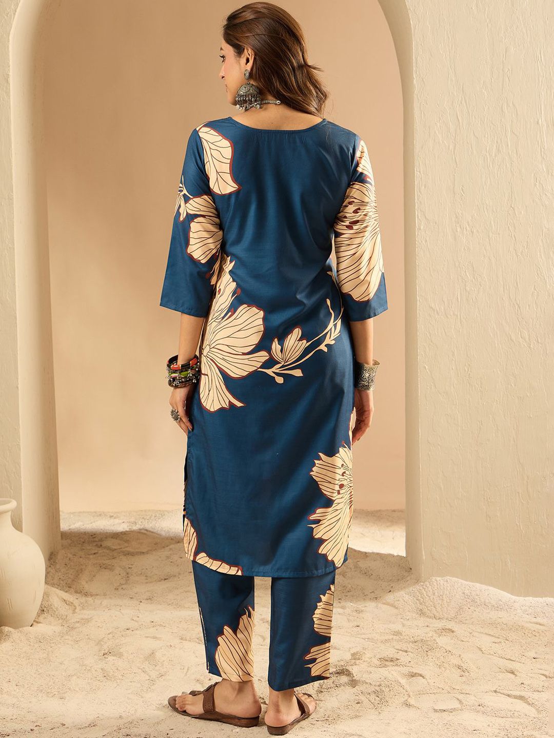 Indo Era Women Floral Printed  Straight Kurta with Trousers