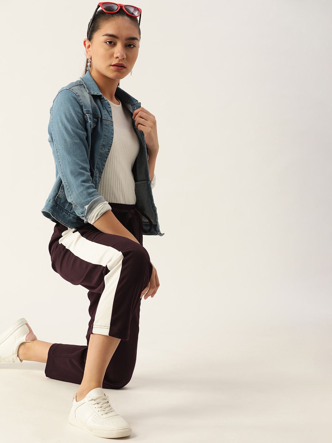 DressBerry Women Burgundy Trousers