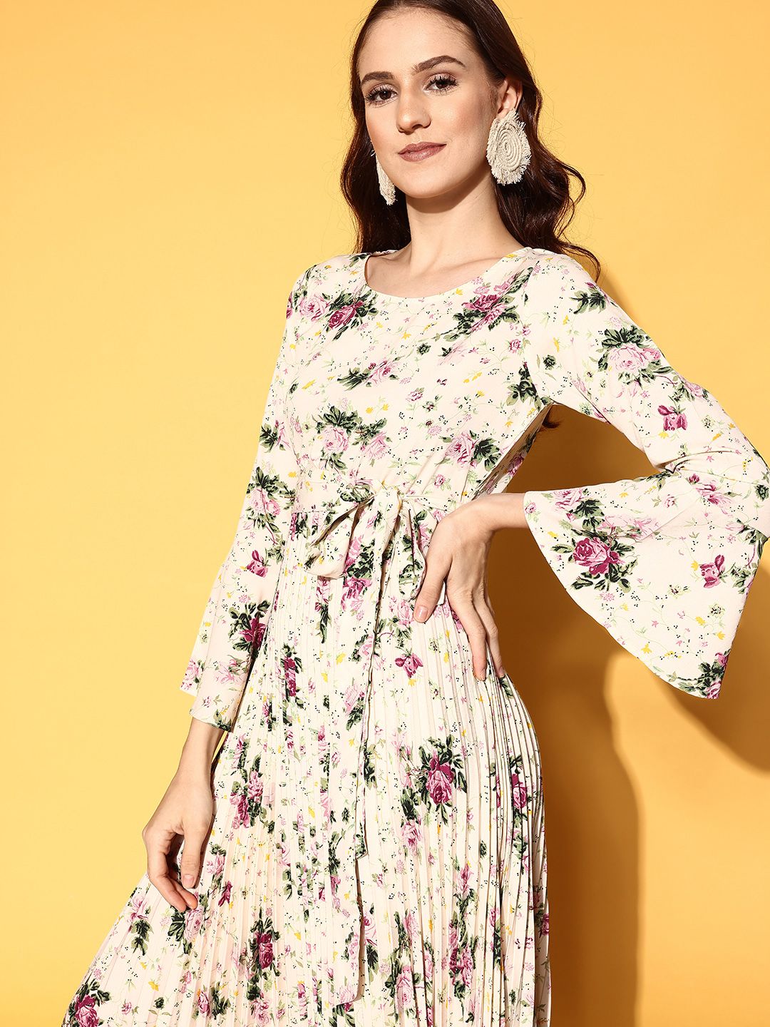 Berrylush Women Beige Floral Pleated Form Dress