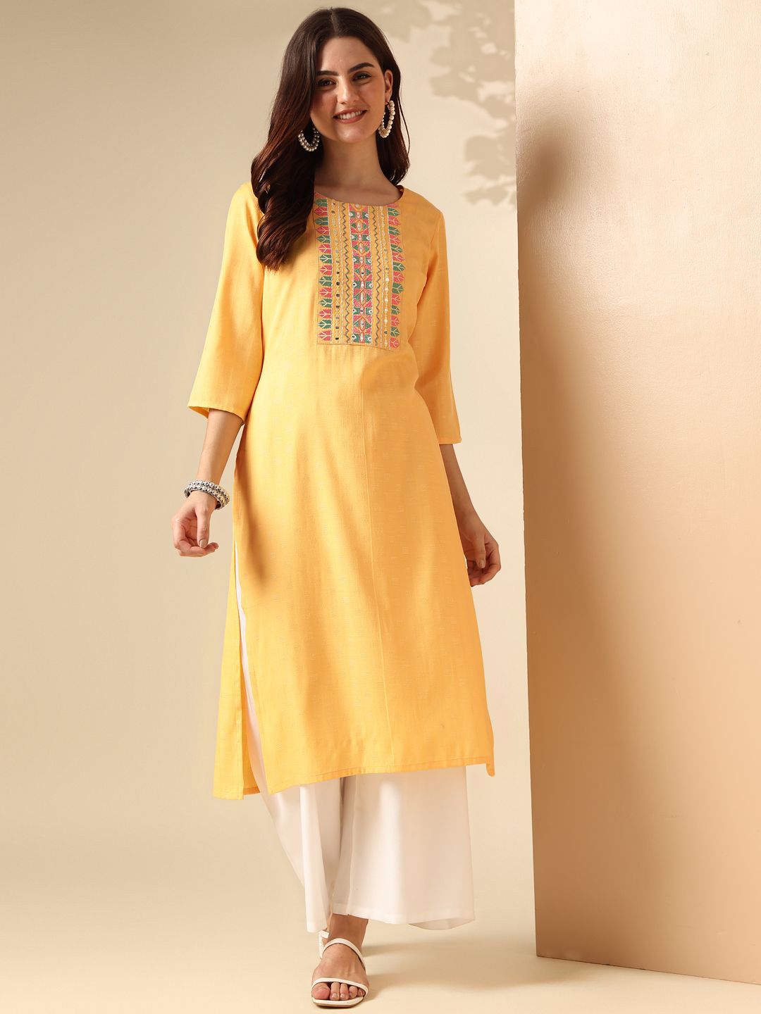 Anouk Round Neck Yoke Design Straight Kurta