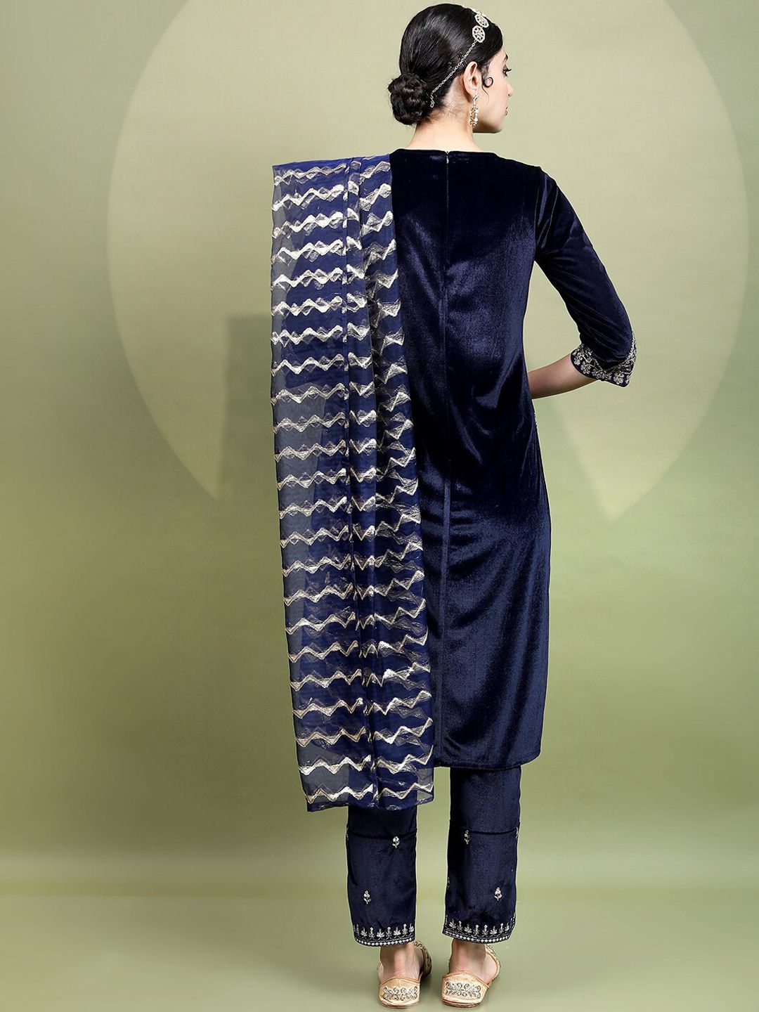 Vishudh Women Embroidered Knitted Velvet Kurta with Palazzo & With Dupatta