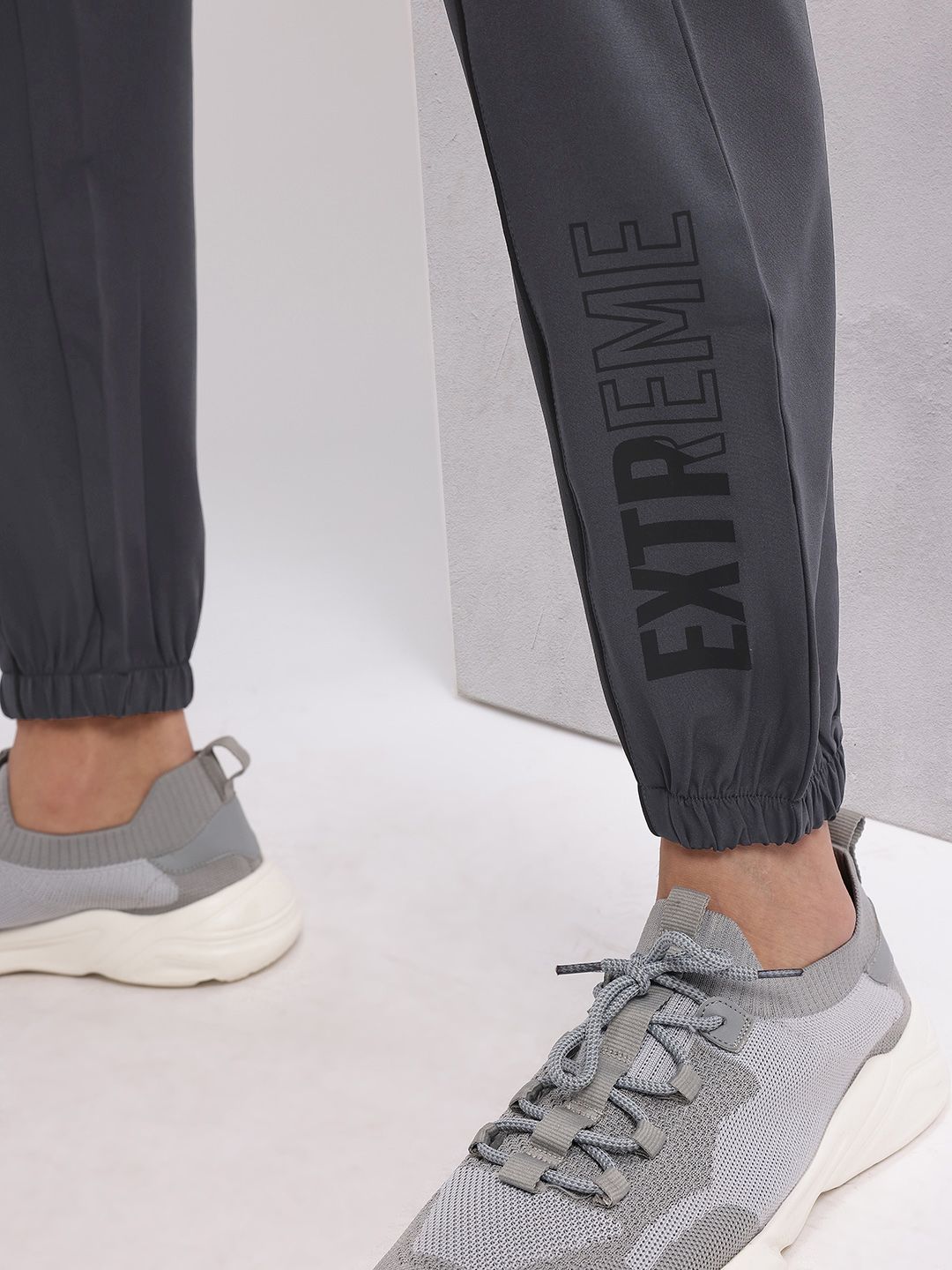 HRX by Hrithik Roshan Men Printed Detail Contrast Piping Training Joggers