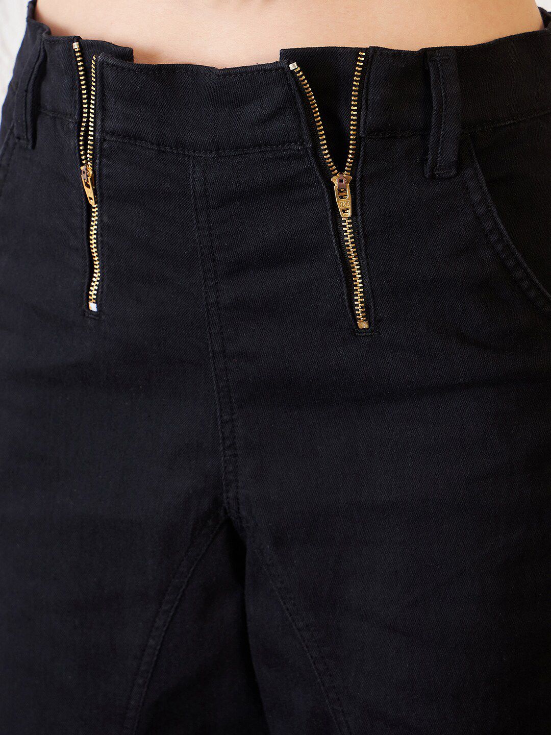 Antheaa Women Black Comfort Relaxed Fit High-Rise Clean Look Stretchable Jeans