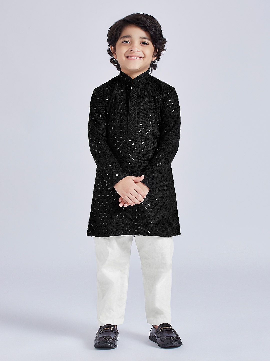 VASTRAMAY Boys Embroidered Regular Sequinned Kurta with Pyjamas