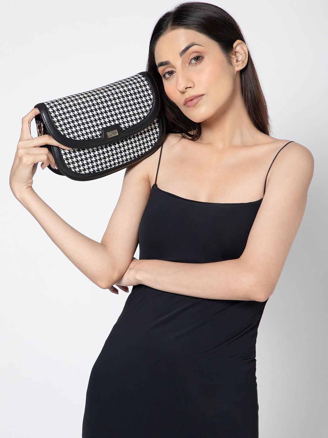 Berrylush Women Checked Structured Sling Bag