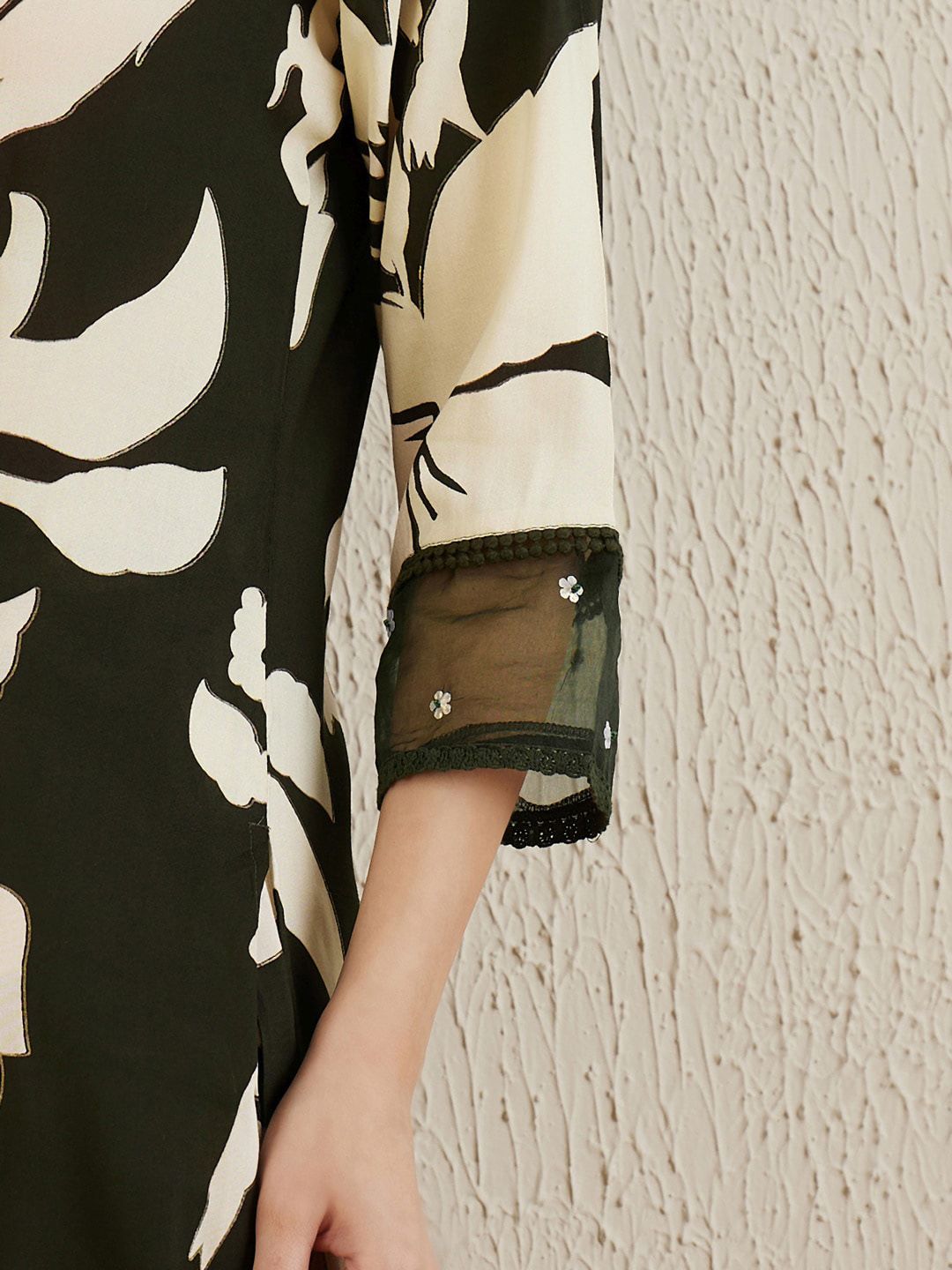 Indo Era Floral Printed Sequinned Shirt Collar Straight Kurta with Trousers