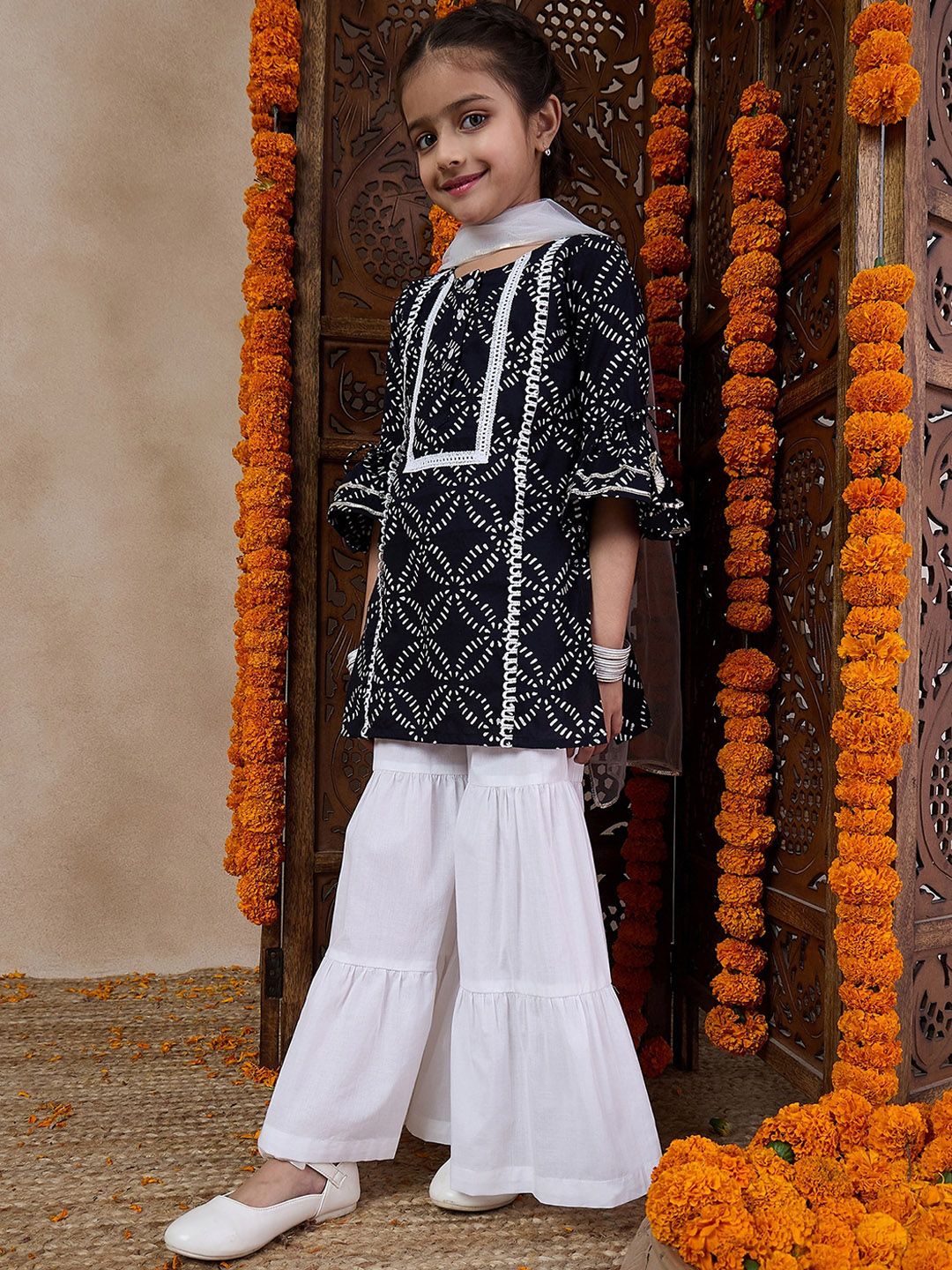 pspeaches Girls Ethnic Motifs Printed Flared Sleeves Straight Kurta With Sharara & Dupatta