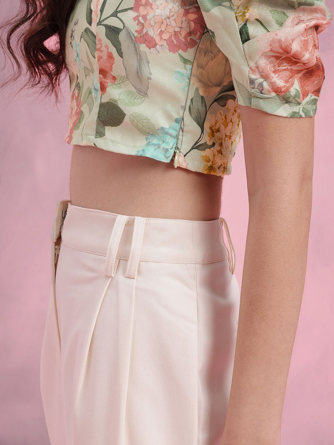 DressBerry Floral Print Paneled Puff Sleeve Crop Top