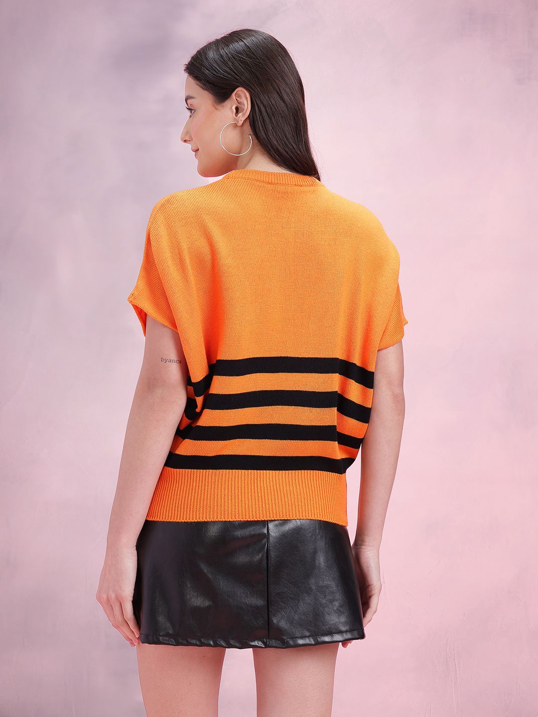 DressBerry Striped Round Neck Extended Sleeves Pullover