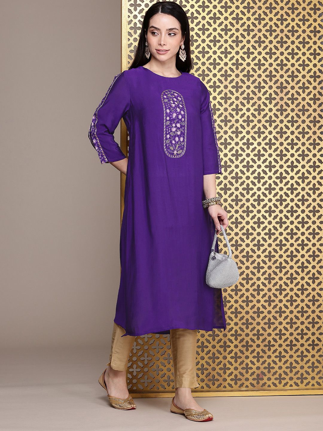 House of Pataudi Floral Embroidered Jashn Kurta