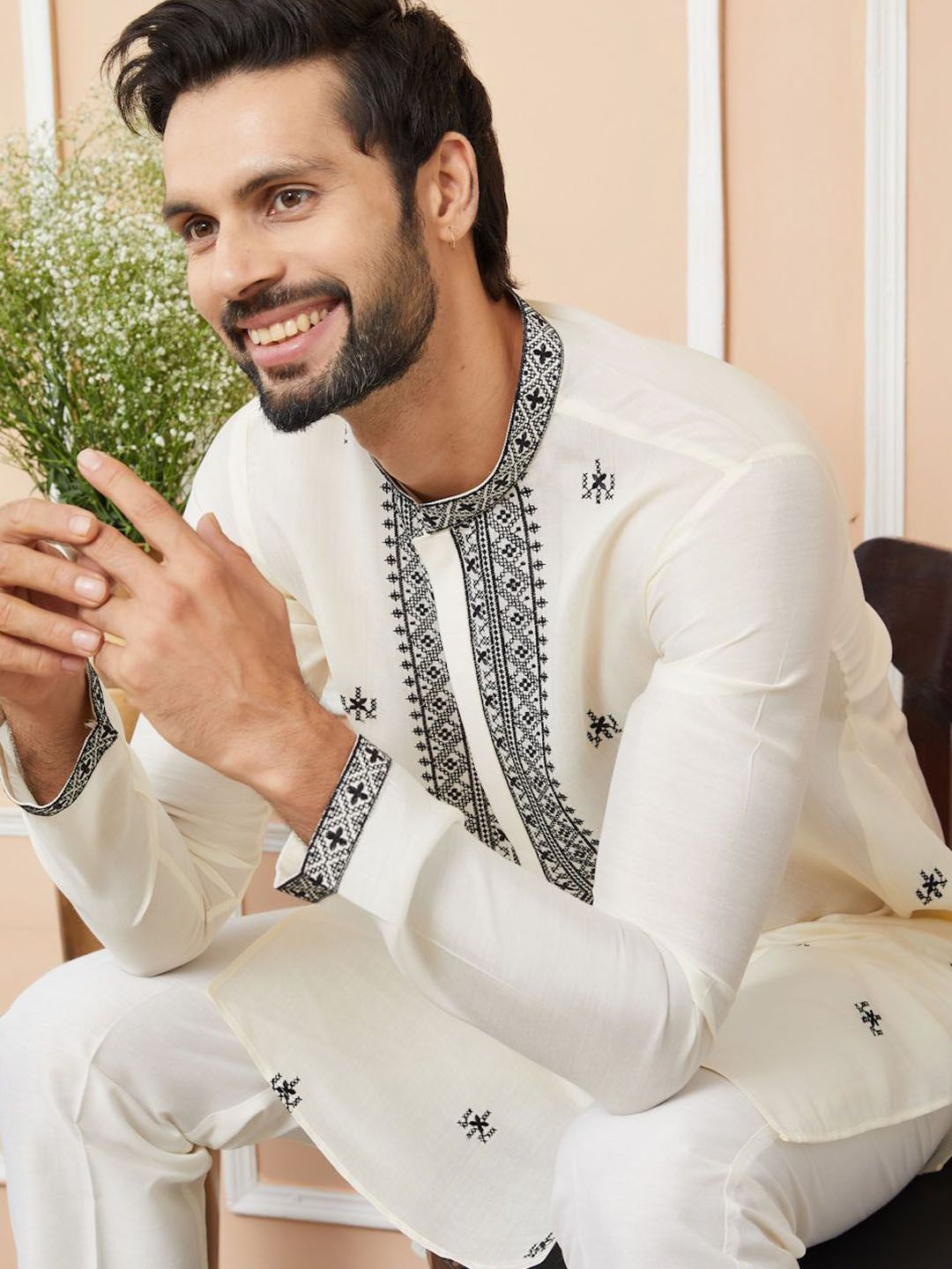 See Designs Men Geometric Embroidered Thread Work Kurta