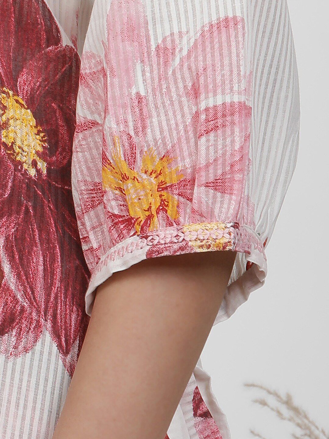 W White Floral Printed Pure Cotton Straight Kurta