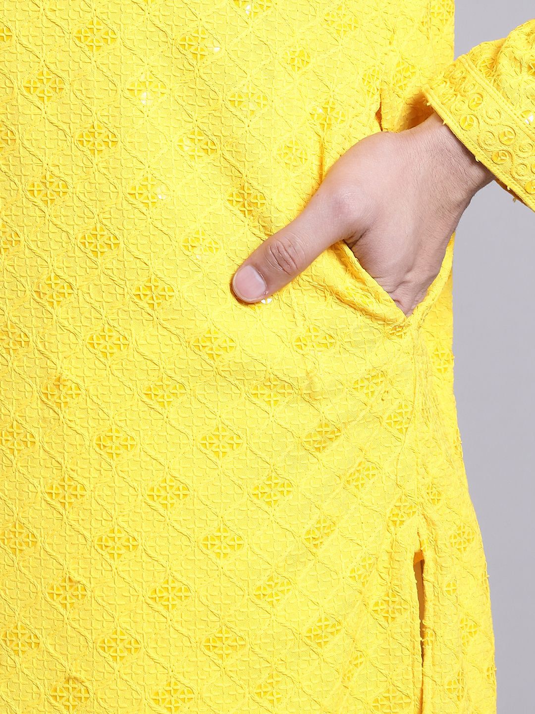 SOJANYA Geometric Embroidered Sequence Mandarin Collar Pure Cotton Kurta