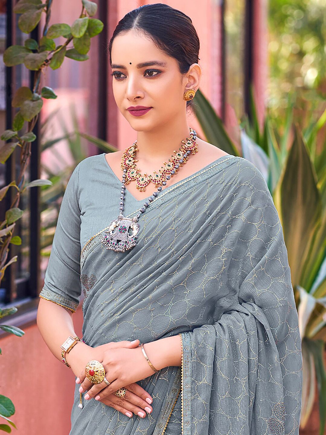 Saree mall Geometric Beads and Stones Poly Georgette Saree