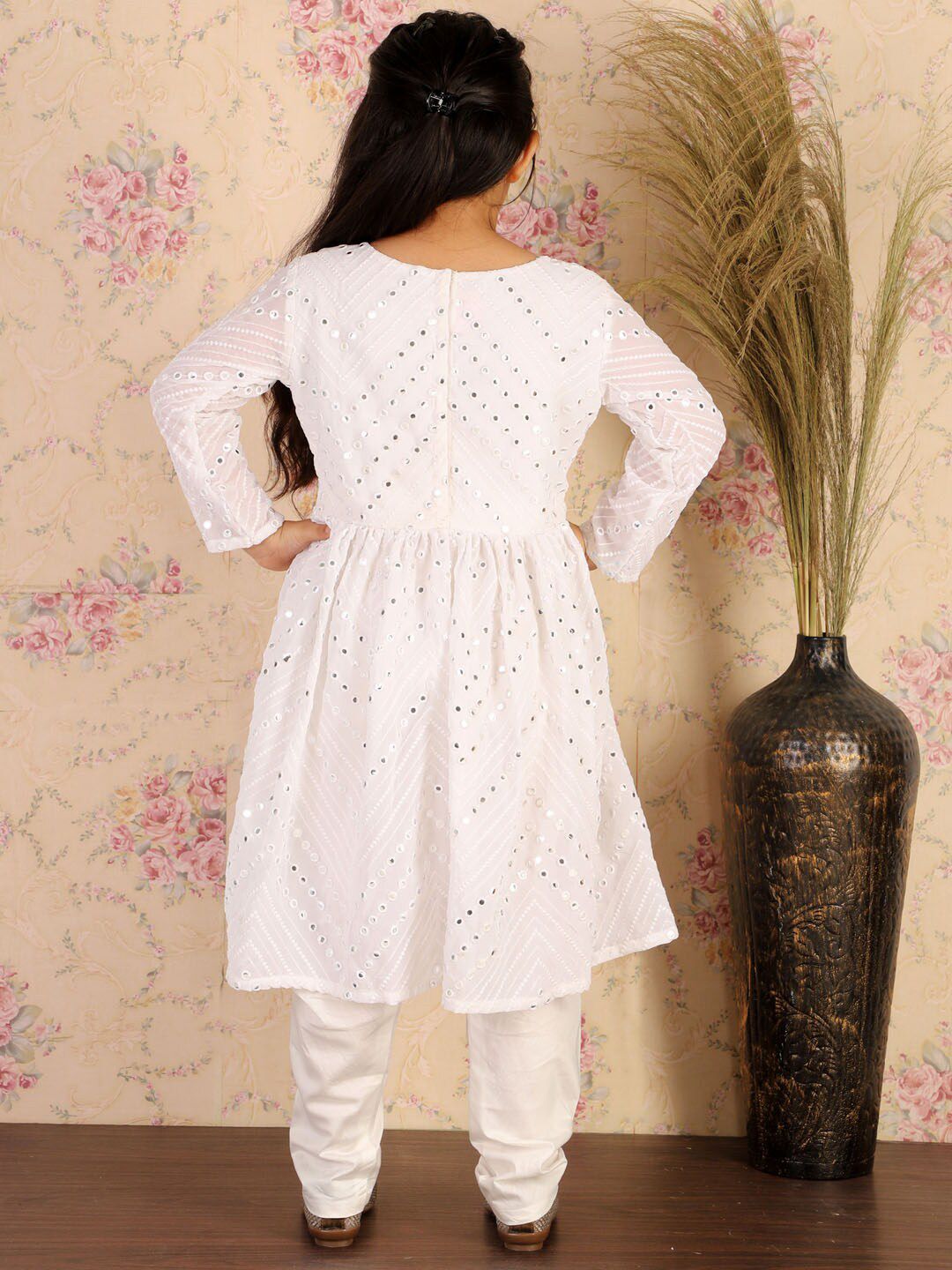 VASTRAMAY Girls White Embroidered Mirror Work Kurta With Churidar