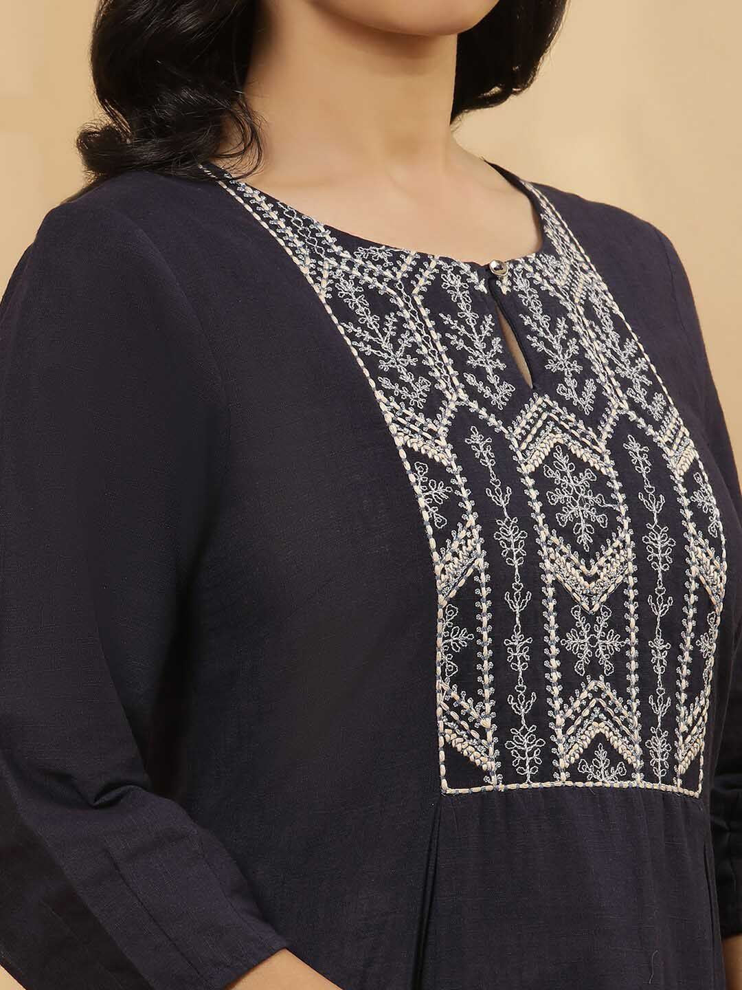 W Women Ethnic Motifs Embroidered Regular Thread Work Pure Cotton Kurta with Trousers