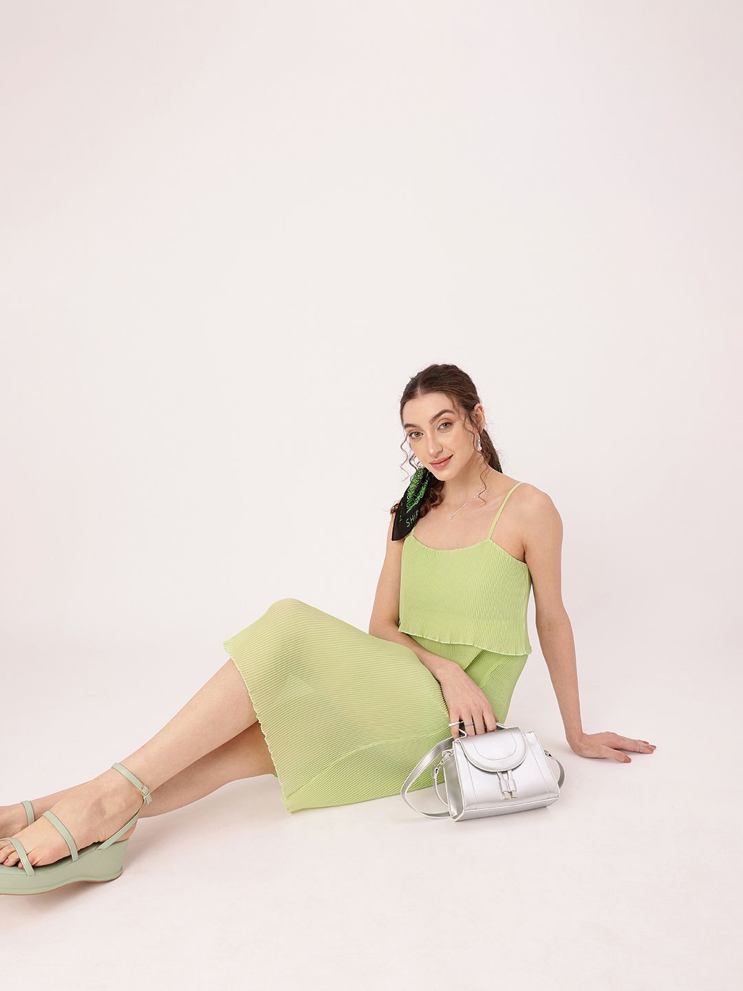 Gaun sarung berlapis feminin comel feminin comel