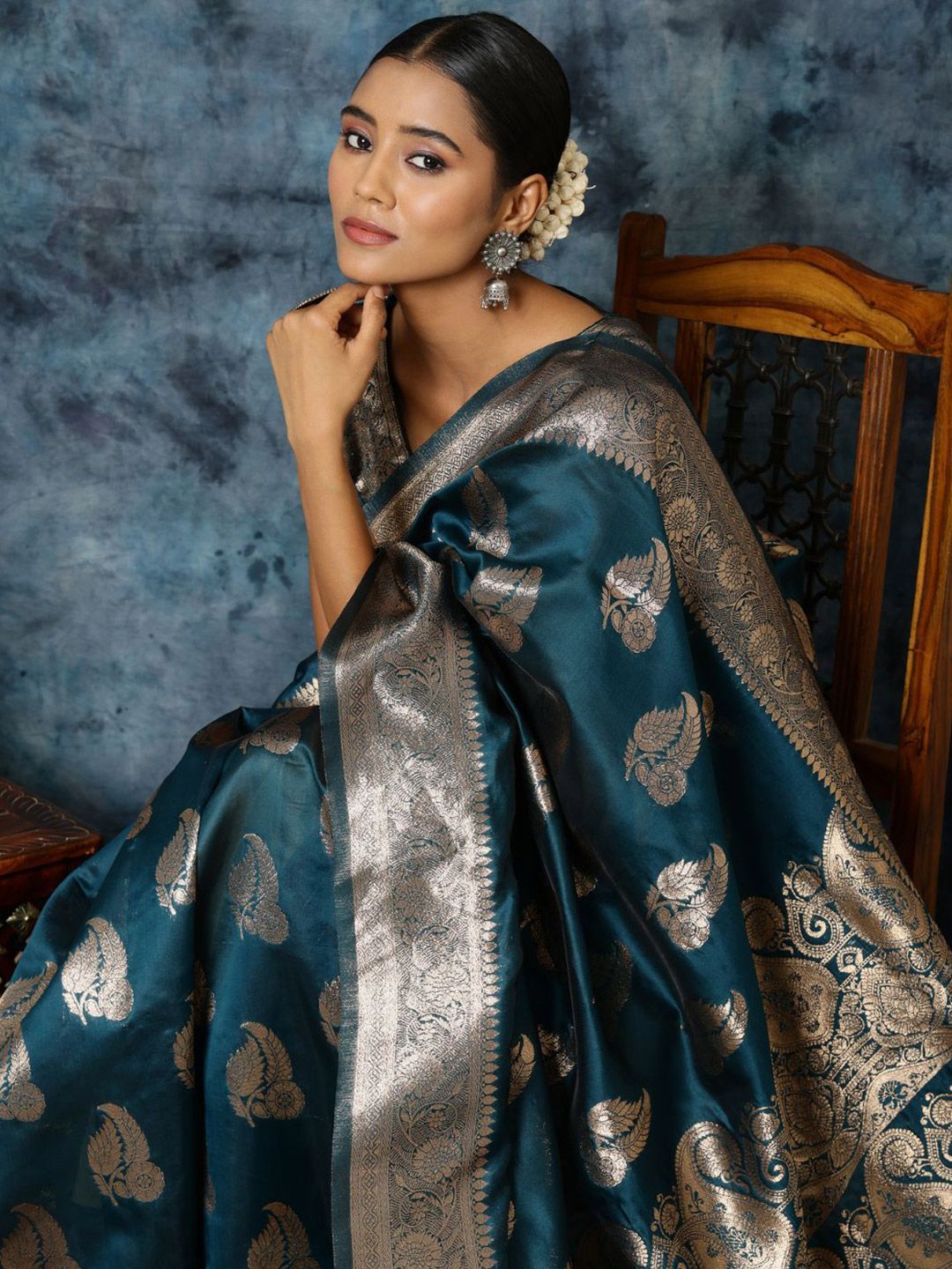 KALINI Ethnic Motifs Woven Design Zari Banarasi Saree