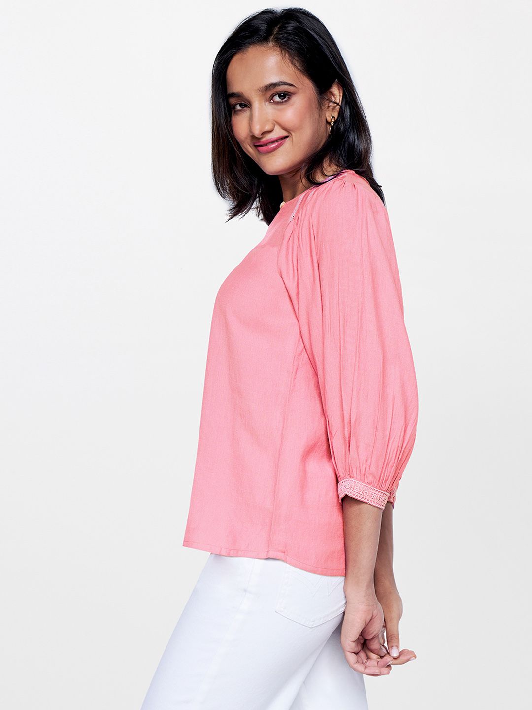 AND Keyhole Neck Puff Sleeve Top