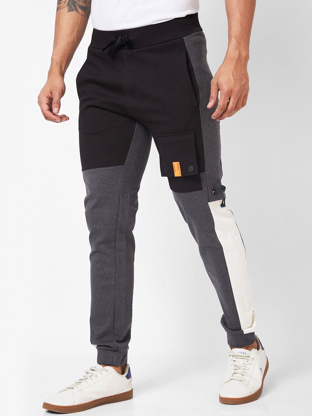 SPYKAR Men Colourblocked Mid-Rise Joggers