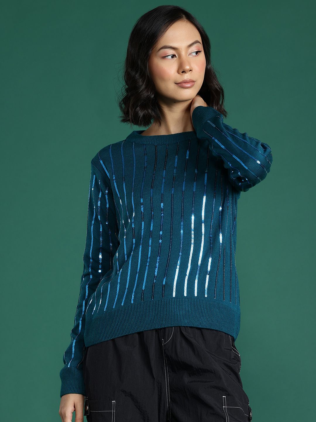 DressBerry Sequin Detailed Round Neck Pullover