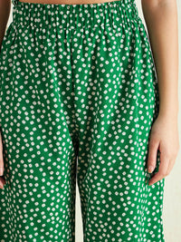 Berrylush Women Green Floral Printed High-Rise Trousers