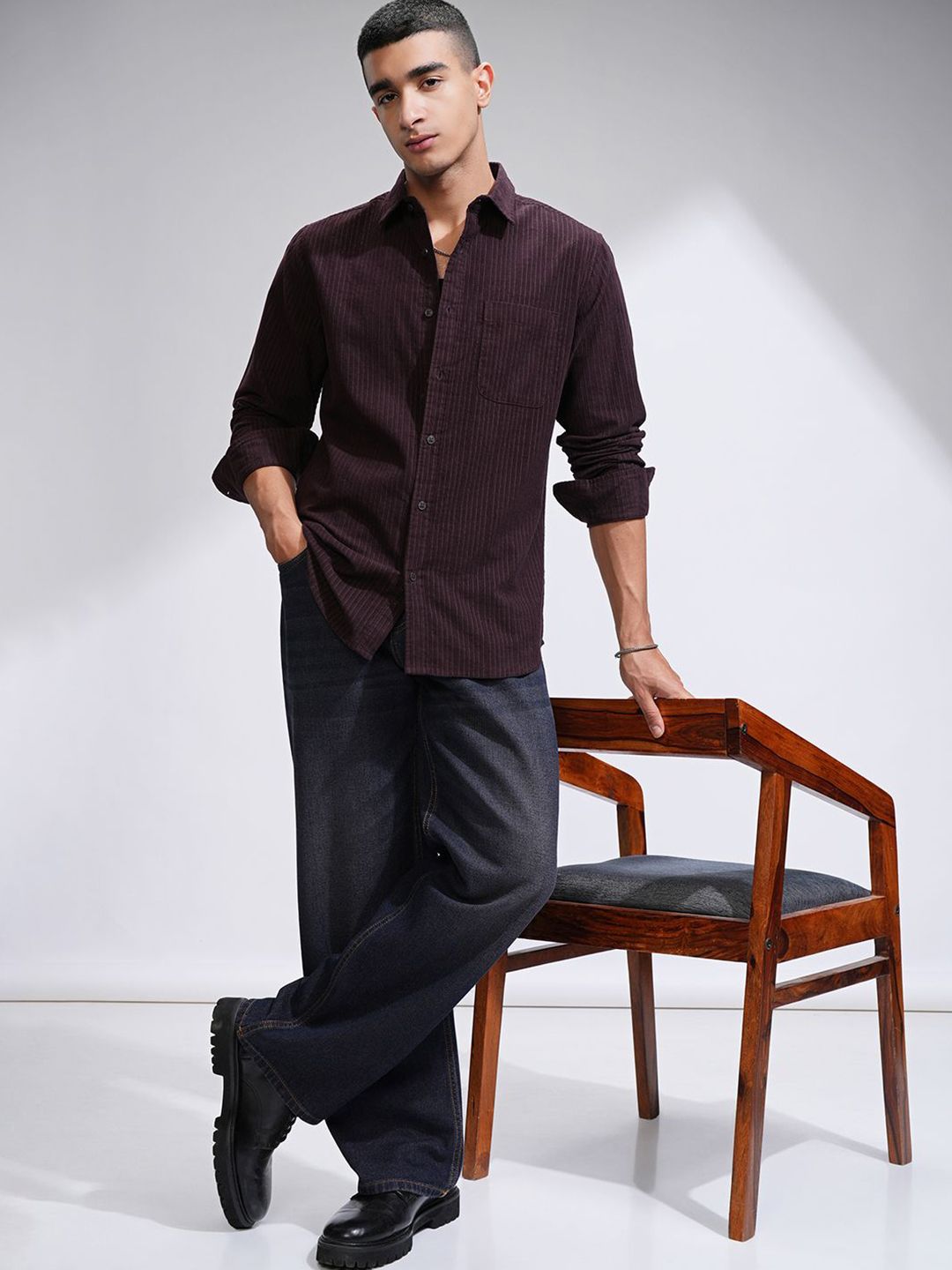 HIGHLANDER Men Comfort Slim Fit Opaque Casual Shirt