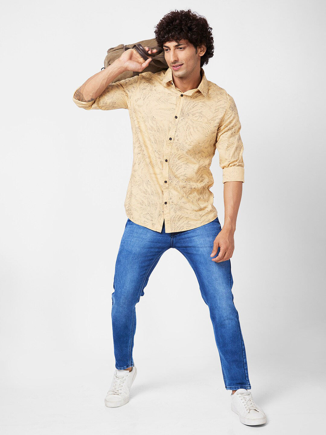 SPYKAR Slim Fit Floral Printed Opaque Cotton Casual Shirt