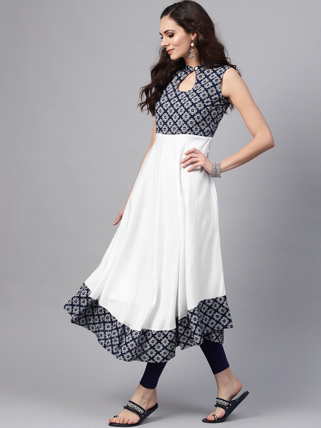 SOJANYA Wanita Navy Blue & White Yoke Design Anarkali Kurta
