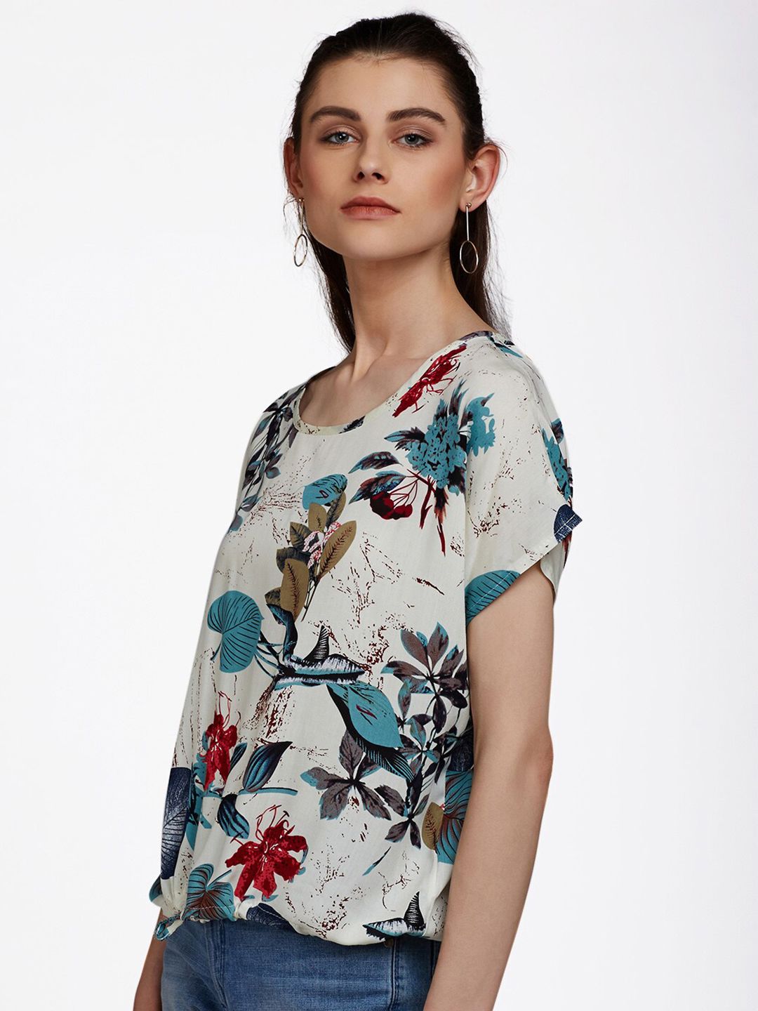 Berrylush White Floral Crepe Boxy Top